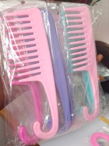 wide tooth comb